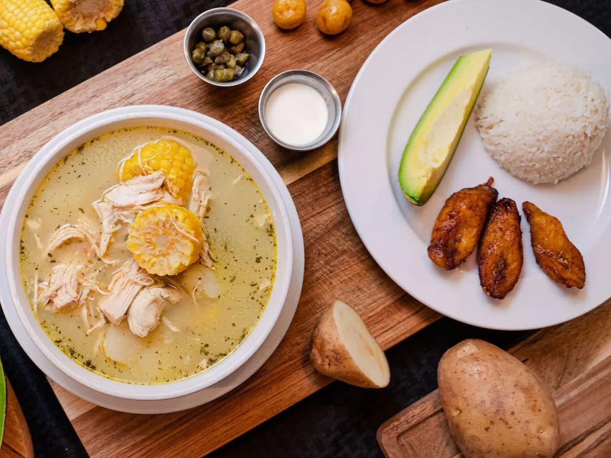A plate of Ajiaco Completo