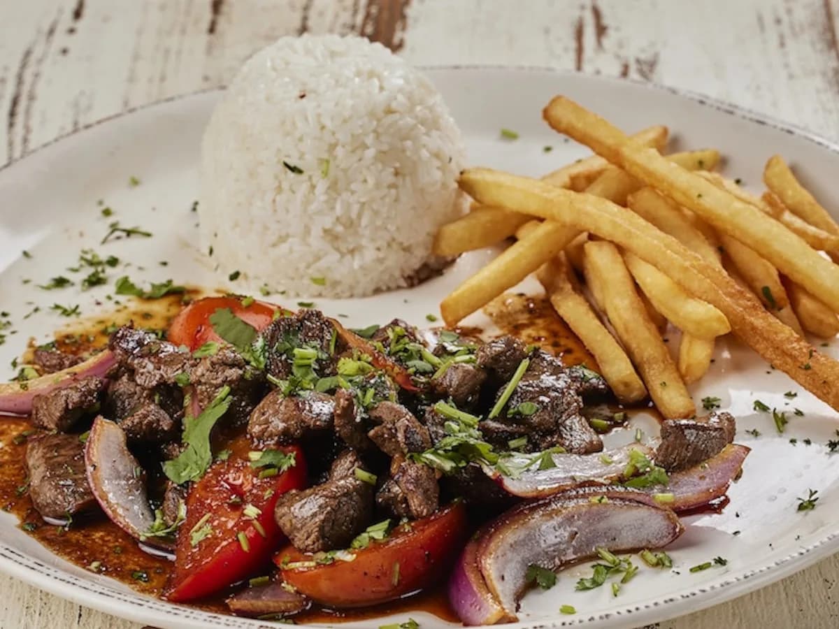 A plate of Lomo Saltado