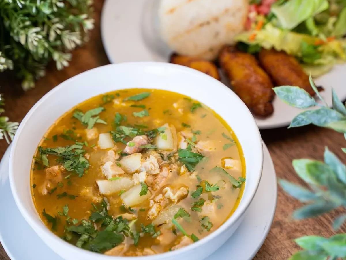 A plate of Mondongo Completo